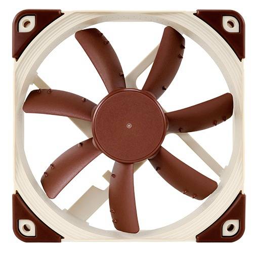 Een vierkante ventilator van kunststof met bruine rotorbladen en een beige frame, kenmerkend voor pc-koeling.