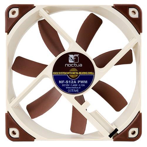PC-ventilator van Noctua, model NF-S12A PWM, met bruine vleugels en crèmekleurige behuizing, geschikt voor stille werking.