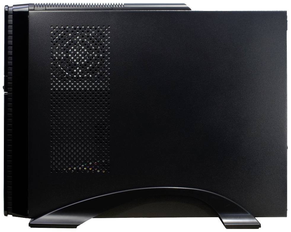 Een zwarte pc-behuizing in zijaanzicht, op een standaard. De behuizing heeft ventilatiesleuven voor koeling.