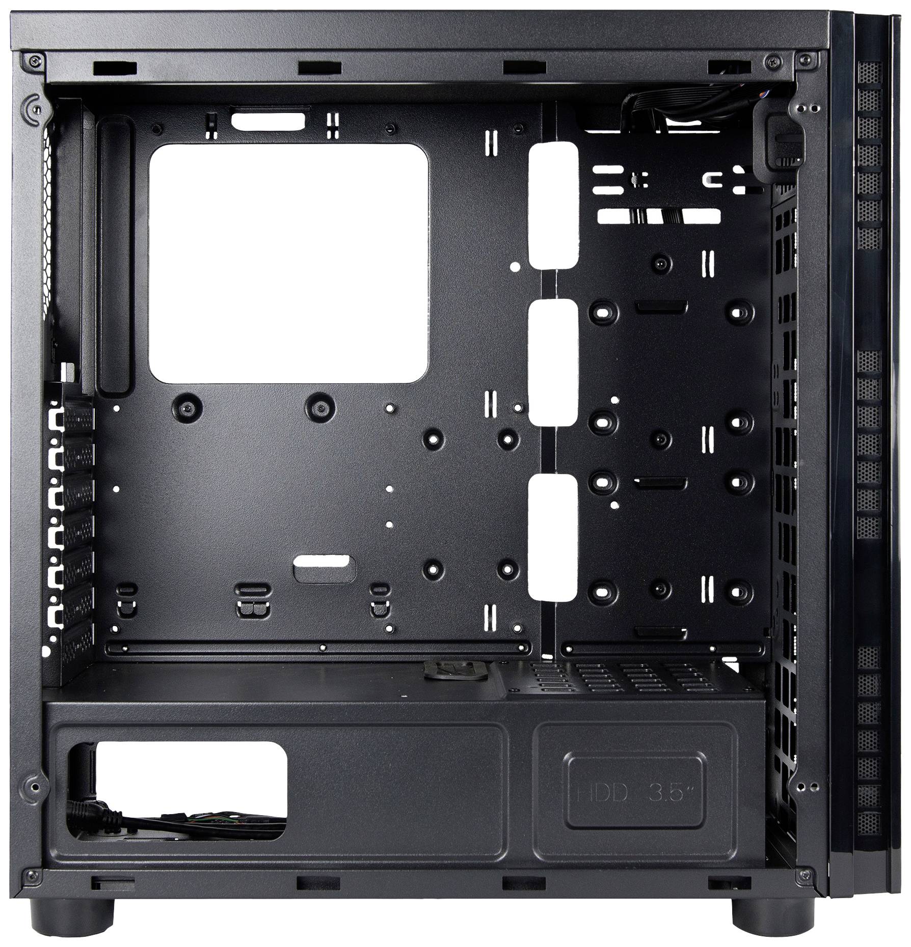 Een lege zwarte computer-toren met zichtbare bevestigingsplaatsen en aansluitingsmogelijkheden voor PC-componenten.