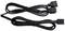 Zwart aansluitkabel met twee stekkerverbindingen en een platte stekker, geschikt voor elektronische apparaten.