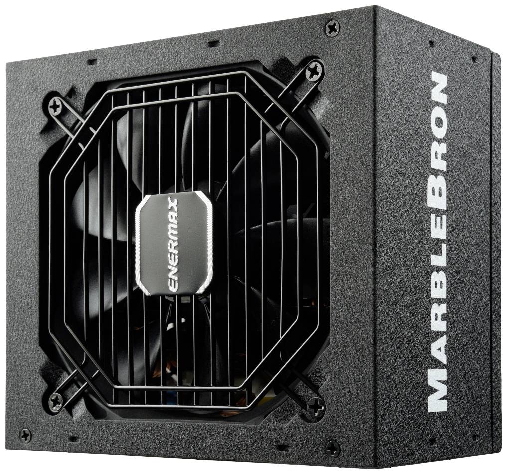 Zwart pc-voedingsapparaat met 'Enermax'-logo en 'MARBLEBRON'-opschrift aan de zijkant. Ventilatorrooster zichtbaar aan de voorzijde.