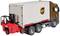 Een bruine vrachtwagen met een witte container en het UPS-logo. Een rode vorkheftruck is aan de achterkant van de vrachtwagen bevestigd.