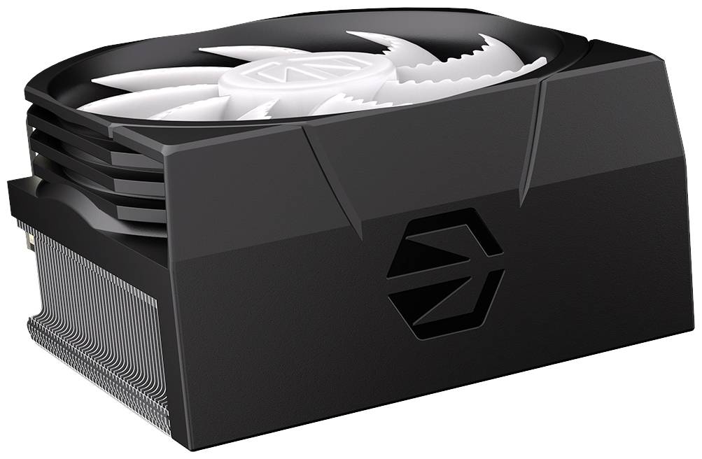 Een zwarte computerventilator met witte rotorbladen, zijdelingse lamellen voor koeling. Logo aan de zijkant, modern design.