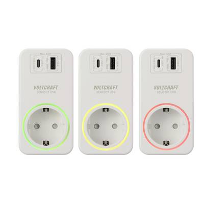 Drie slimme stopcontacten van Voltcraft met verschillende LED-verlichting: Rood, Geel en Groen rond de aansluitingen.
