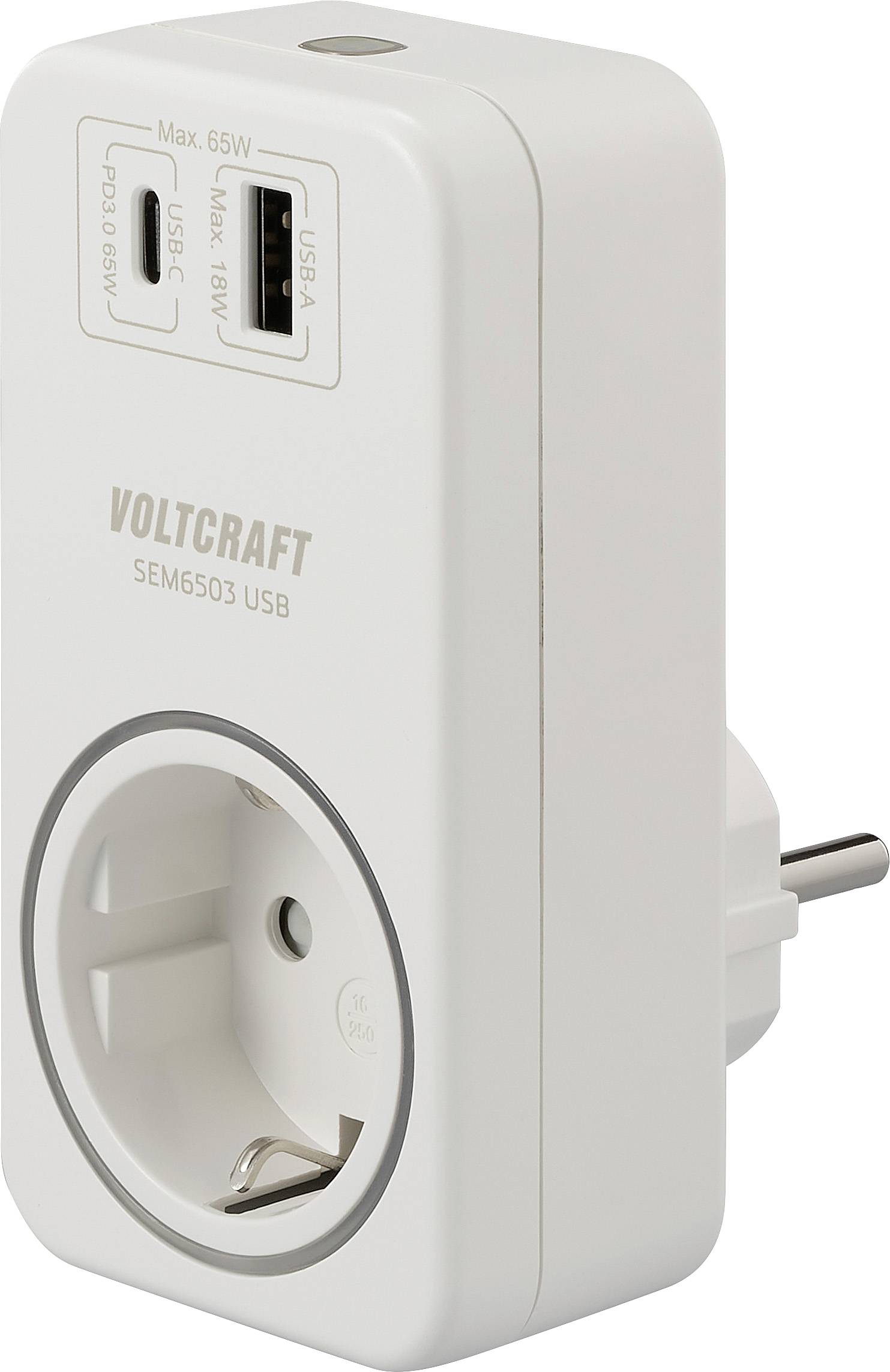 Een witte stekkerdoos-adapter met twee USB-poorten en één stopcontactopening. Tekst op het apparaat toont 'Voltcraft' en vermogen.
