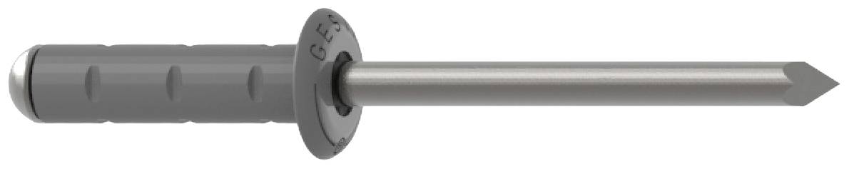 Grijze doorsteekplug met geribbeld kunststof handvat en scherpe metalen punt, gebruikt voor veilige bevestiging in betonwanden.