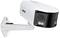 Camera aan wandbevestiging, gericht naar rechts. Wit behuizing, twee LED's naast de lens. Gebruikt voor bewaking.