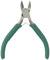 Zijkniptang met groene handgrepen op een witte achtergrond. Essentieel gereedschap voor het knippen van draden en kabels.