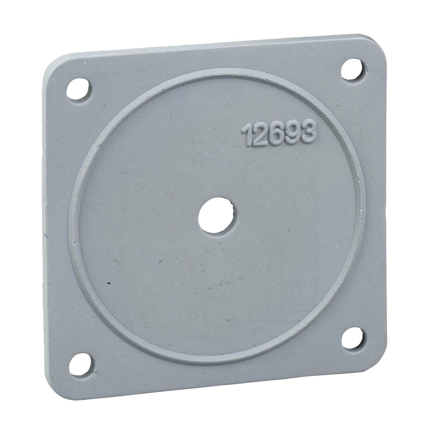 Metalen plaat met een centraal gat en vier gaten in de hoeken, gestempeld met het nummer '12693'.