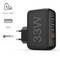 Zwart USB-oplader met drie USB-A-poorten, Qualcomm 3.0 Quick Charge-logo, tekst '33W', illustratie: 30 minuten = 50% batterij.