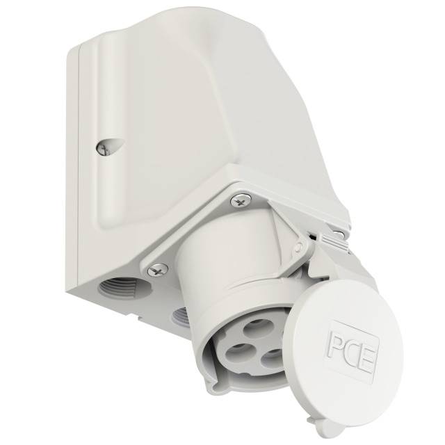 Witte elektrische wandcontactdoos met rond, neerklapbaar afdekplaatje. Daarop is het logo 'PCE' zichtbaar.