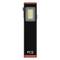 Een rechthoekige, zwarte en rode zaklamp met LED-verlichting en de opdruk 'PCE' aan de voorkant.