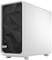 Wit PC-behuizing van Fractal met zwarte, geometrisch gepatroneerde voorkant.