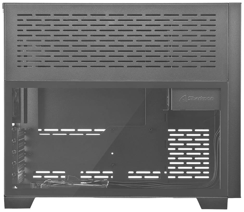 Zwart computerbehuizing met ventilatiesleuven aan de bovenkant en een zichtbare binnenruimte, klaar voor de installatie van componenten.