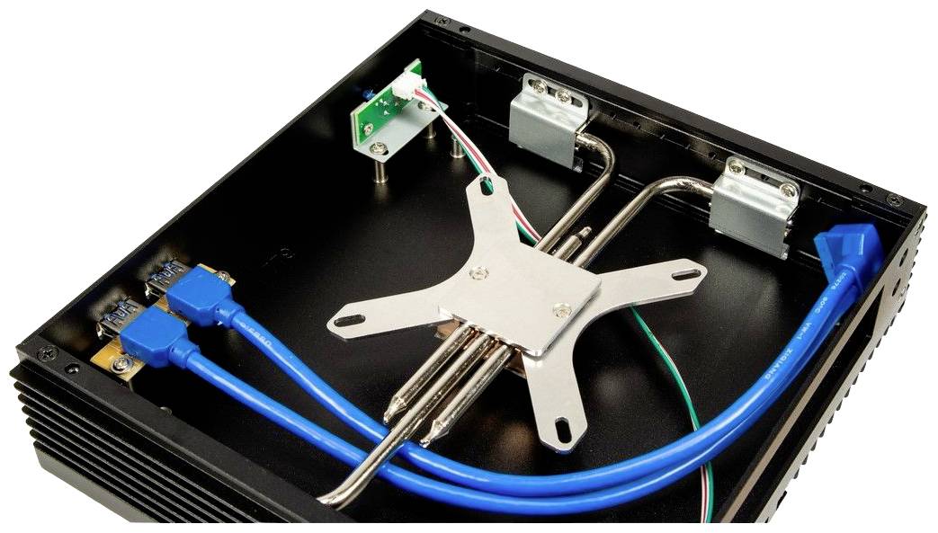 Metalen element op een vierkante basisplaat met blauwe kabels en elektrische aansluitingen, vermoedelijk onderdeel van een elektronisch apparaat.