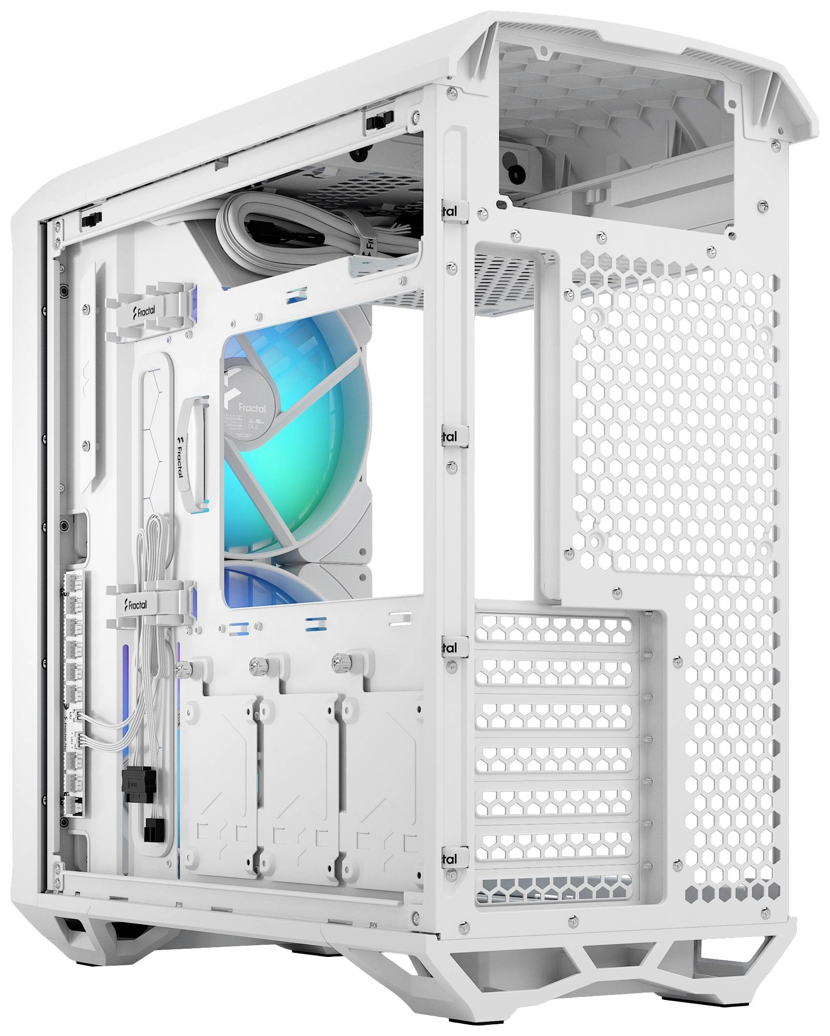 De pc-toren is een behuizing in het wit met een open ontwerp en een grote ventilator. Verschillende interne kabels en componentenplekken zijn zichtbaar.