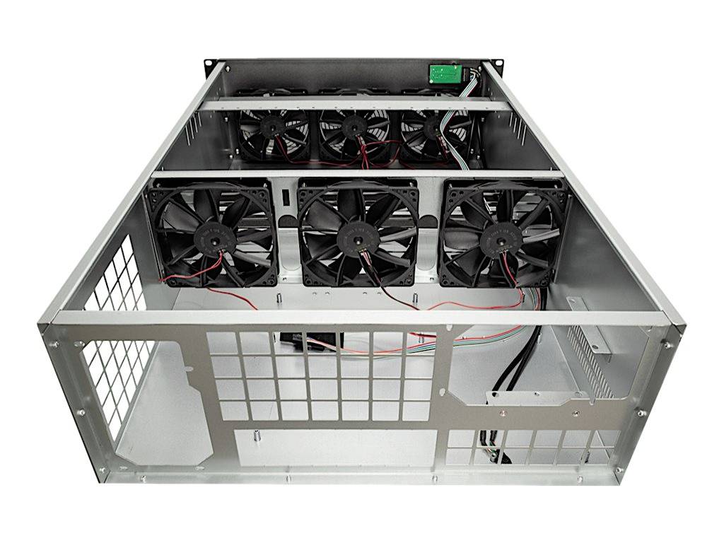 Serverbehuizing met meerdere ventilatoren aan de binnenkant, ontworpen voor optimale koeling van servercomponenten.