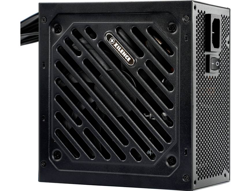 Een zwarte computervoeding met ventilatierooster en netstroomaansluiting aan één zijde. Bovenaan bevindt zich een schakelaar.