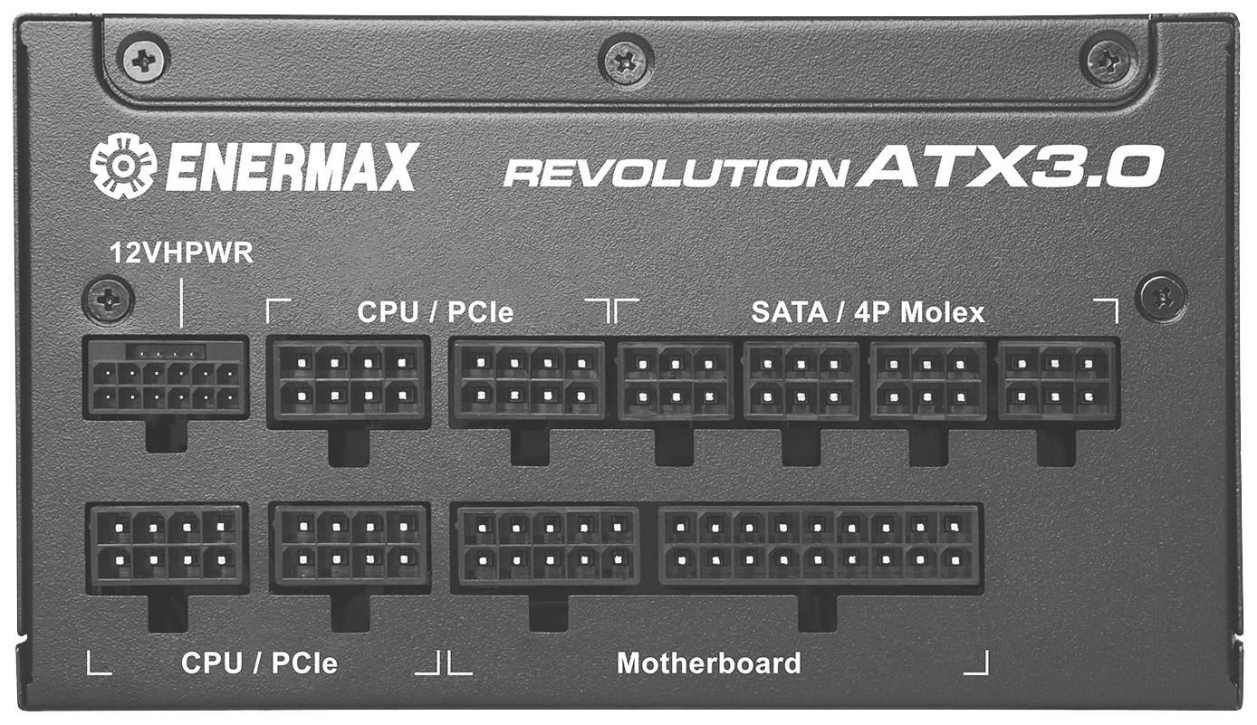 'Foto's van een Enermax Revolution ATX3.0 voeding met verschillende uitgangaansluitingen voor CPU/PCIe, SATA/4P Molex en moederbord.'
