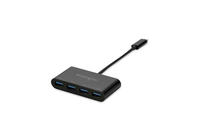 Een zwarte USB-hub met vier blauwe USB-poorten en een kort kabel. Geschikt voor het aansluiten van meerdere apparaten.
