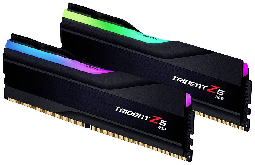 Twee zwarte RAM-modules met RGB-verlichting, gemerkt met 'Trident Z5 RGB'. Ze zijn geschikt voor gebruik in computers.