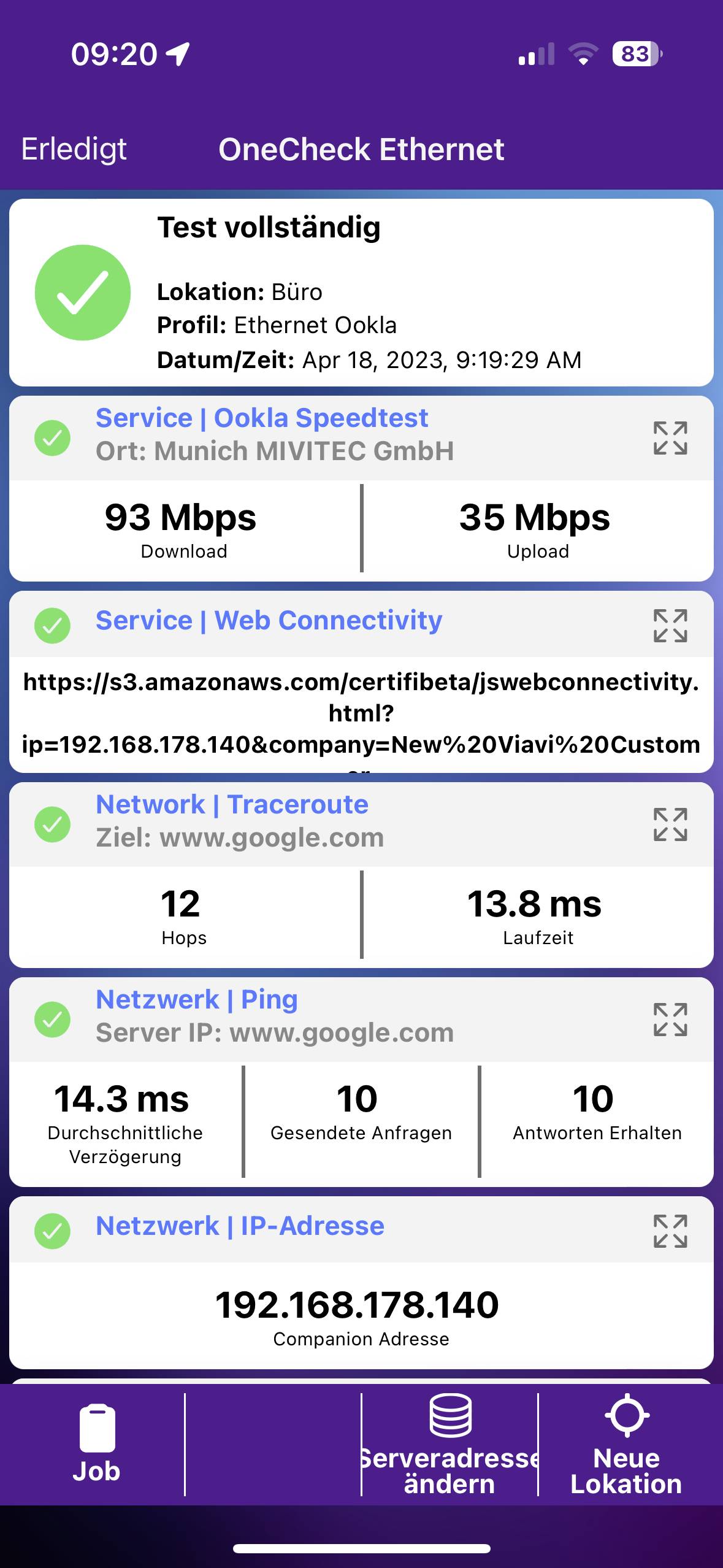 Een succesbericht van een netwerk-test-app toont testresultaten voor download (93 Mbps) en upload (35 Mbps) op kantoor.