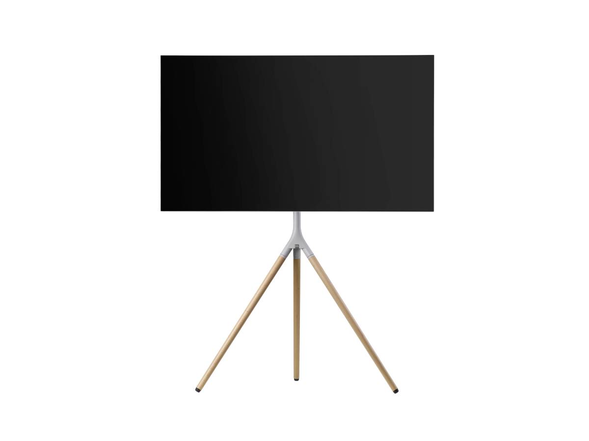 Een platte tv op een houten driepoot, van voren gezien.