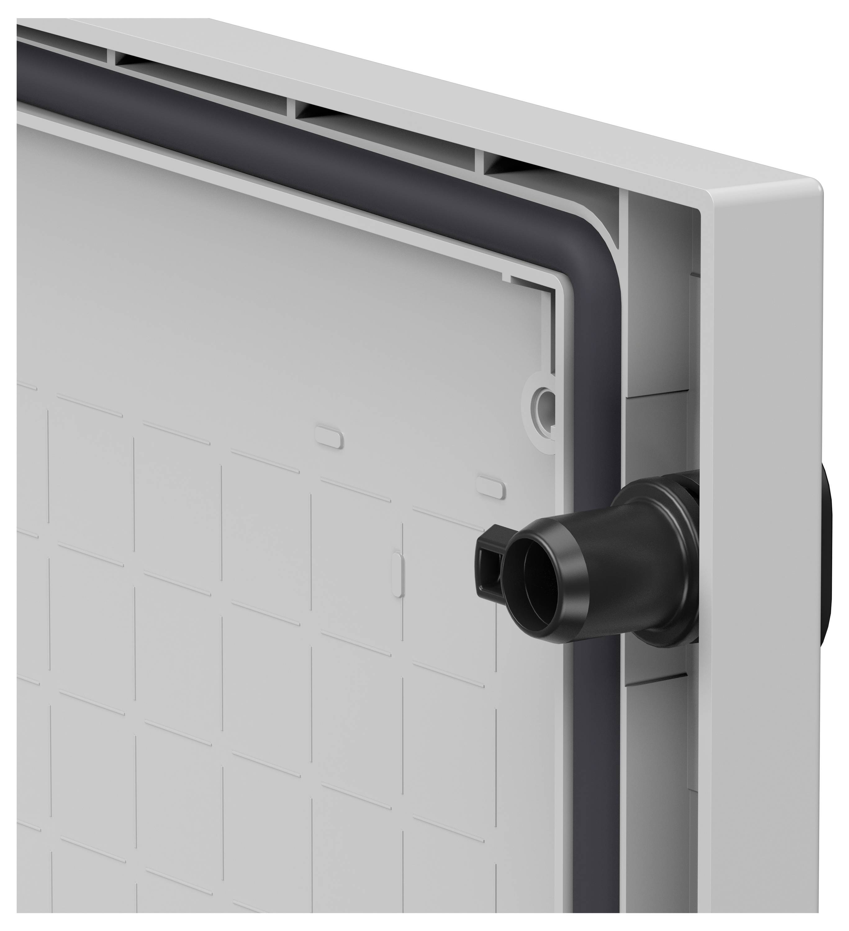 Een close-up van een grijze wandgemonteerd paneel met een zwarte kabelwartel aan de rechterkant, waardoor kabels veilig kunnen worden doorgeleid.