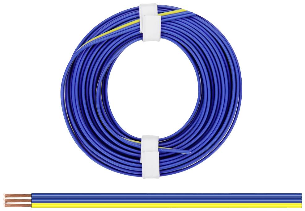 Een rol met blauw geïsoleerd, driepolig elektrokabel. De uiteinden van de kabel tonen de koperen draden.