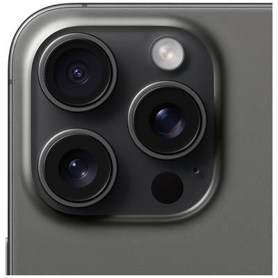 Achterkant van een smartphone met drie camera's en flitslicht.