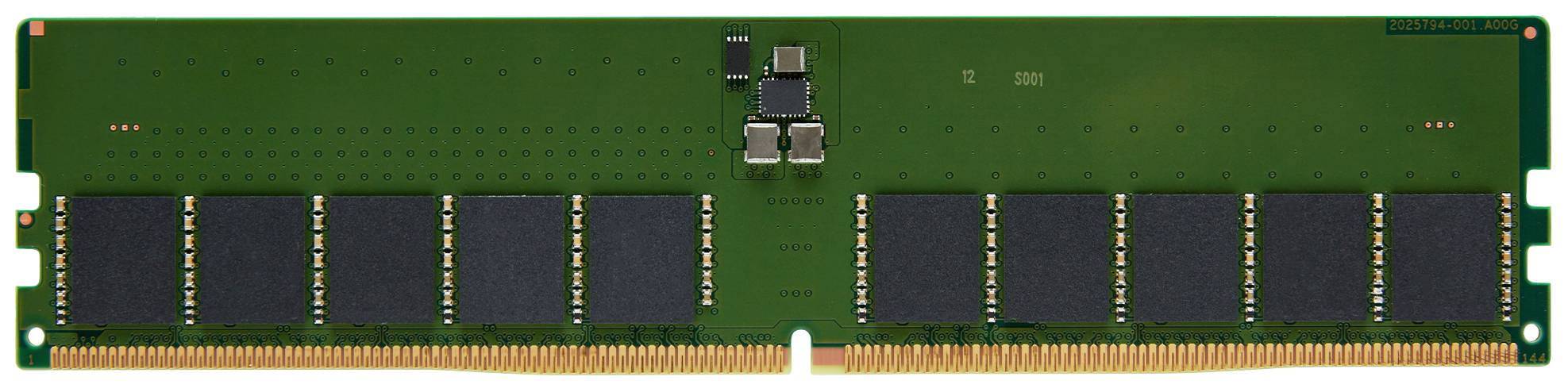Een groene DDR4-RAM-module met meerdere zwarte geheugenchips aan de voorzijde. Geschikt voor computergeheugenuitbreiding.