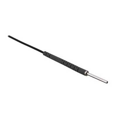 Een zwarte kabel met een lange, cilindrische metalen staaf aan het uiteinde, gelijkend op een temperatuursensor.
