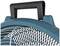 Een blauwe ventilator met een zwarte handgreep en beschermende roosters zichtbaar. Bovenste gedeelte van de ventilator in focus.