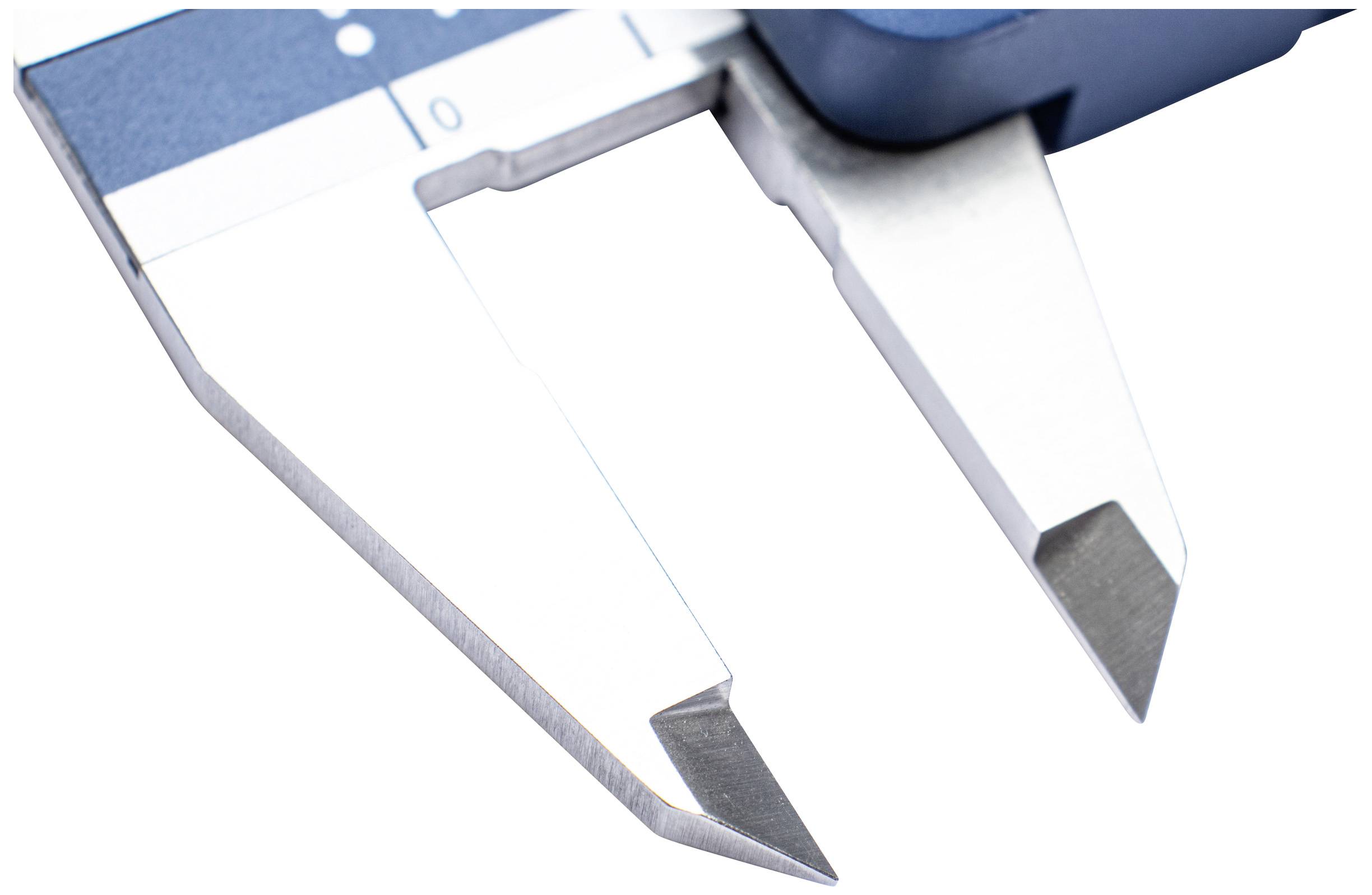 Close-up van een kalibratie-instrument met puntige bekken, gebruikt voor nauwkeurige metingen van kleine objecten of afstanden.