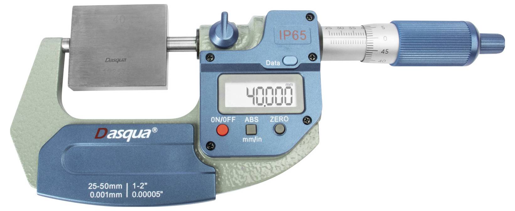 Micrometer met digitaal display toont '40.000' aan. Apparaat meet een vierkant metalen stuk en heeft schalen tot 50 mm en 0,001 mm.