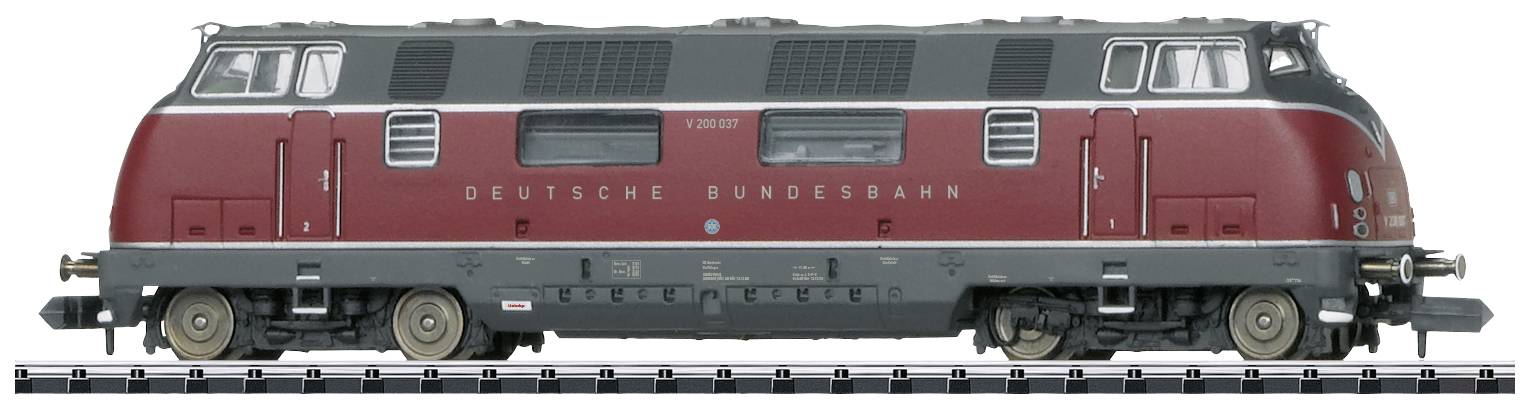 Een rode locomotief van de Deutsche Bundesbahn met grijs-zwarte accenten staat geparkeerd op een spoor.