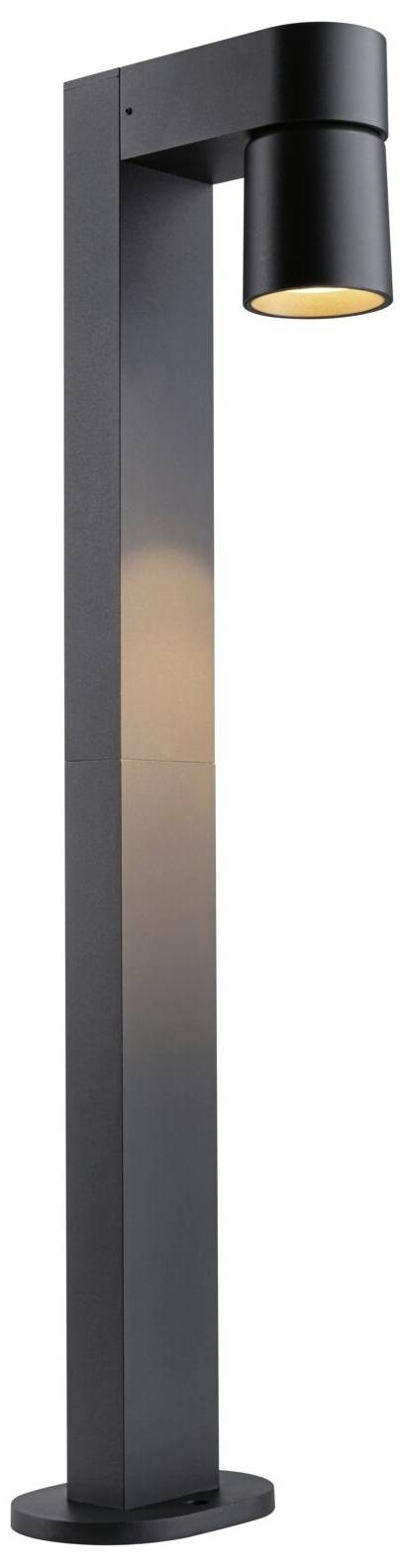 Zwarte, moderne staande lamp met een cilindrische lampenkap, verspreidt warm licht. Geschikt voor buitenruimtes en moderne architectuur.