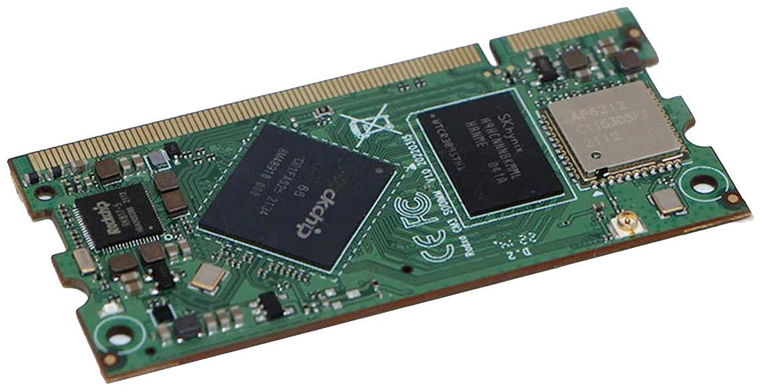 Een groene printplaat met verschillende chips en aansluitingen, vermoedelijk een computermodule of geheugenchip.