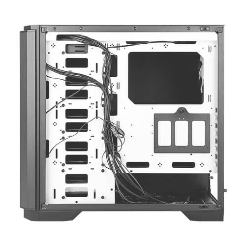 Zwart computerbehuizing met transparant zijvenster. Kabelmanagement-geleiding en verschillende stationssleuven zichtbaar aan de binnenkant.