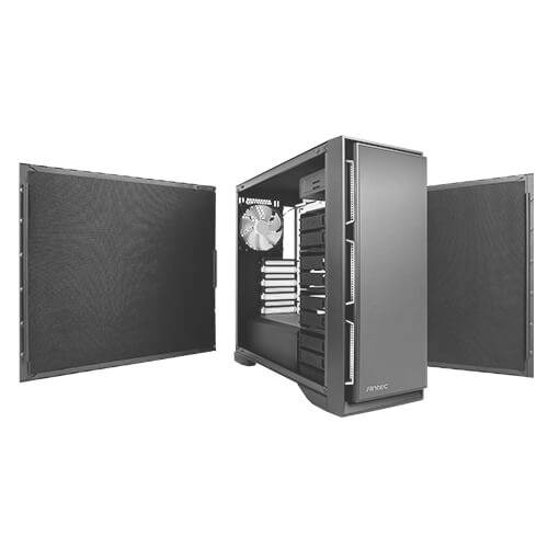 Een open computerbehuizing met verwijderde zijpanelen toont de binneninrichting, ventilatoren en stationssleuven. Ideaal voor PC-bouwprojecten.