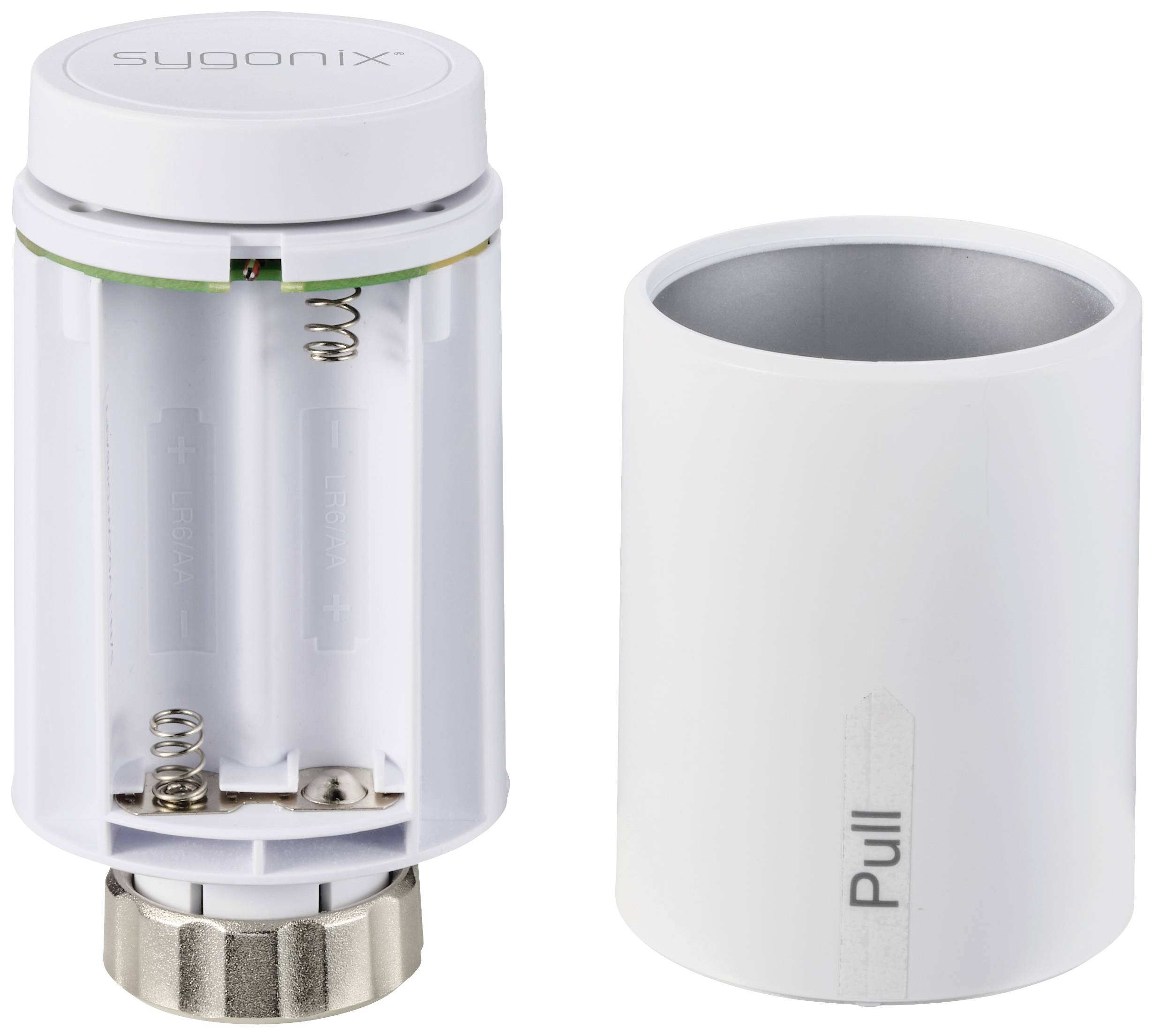 'Witte, cilindrische thermostaat met afneembare deksel. Links een batterijvak met veren, rechts de open deksel met de tekst "Pull".'