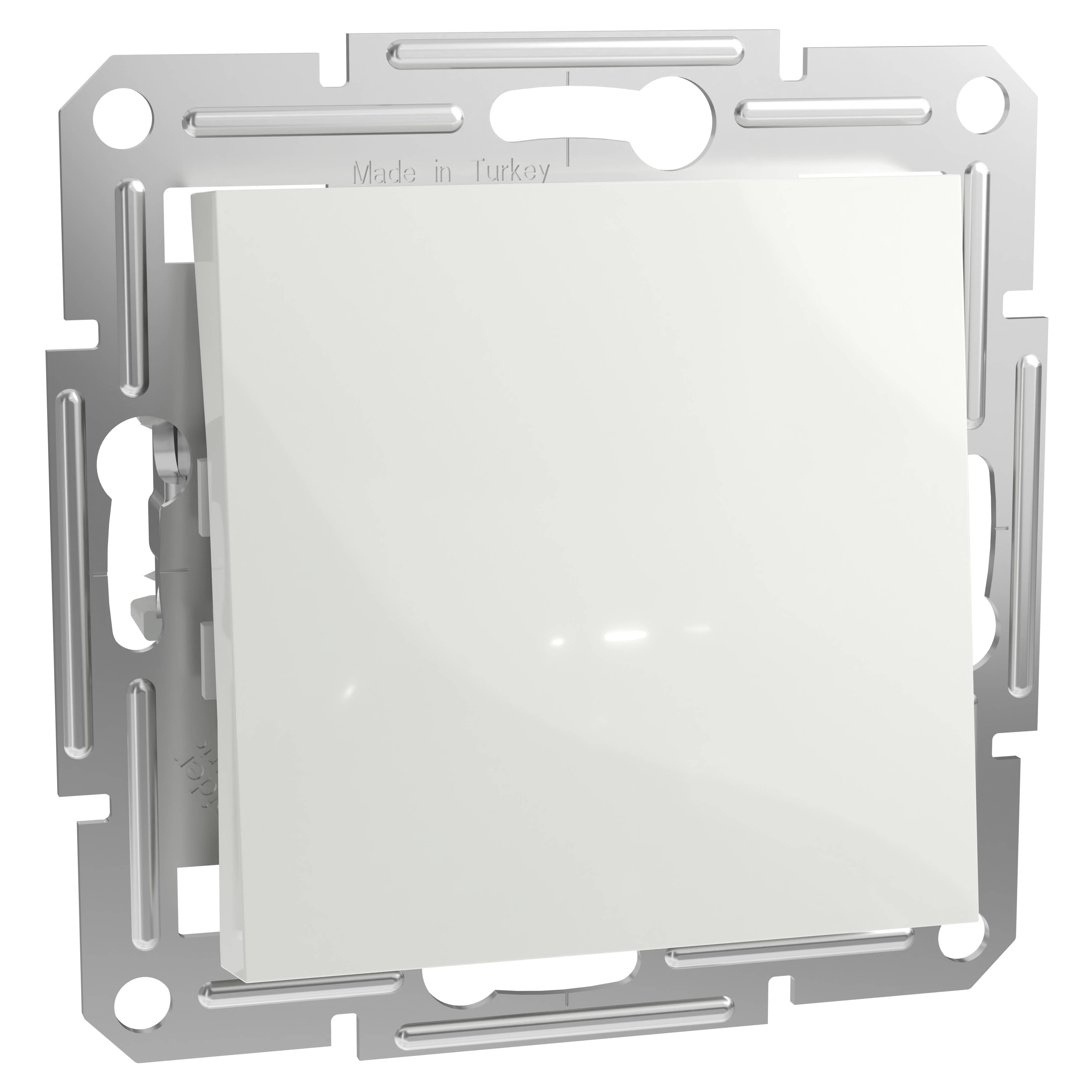 Een witte lichtschakelaar in een rechthoekig metalen frame, vervaardigd in Turkije. De schakelaar is centraal gepositioneerd.