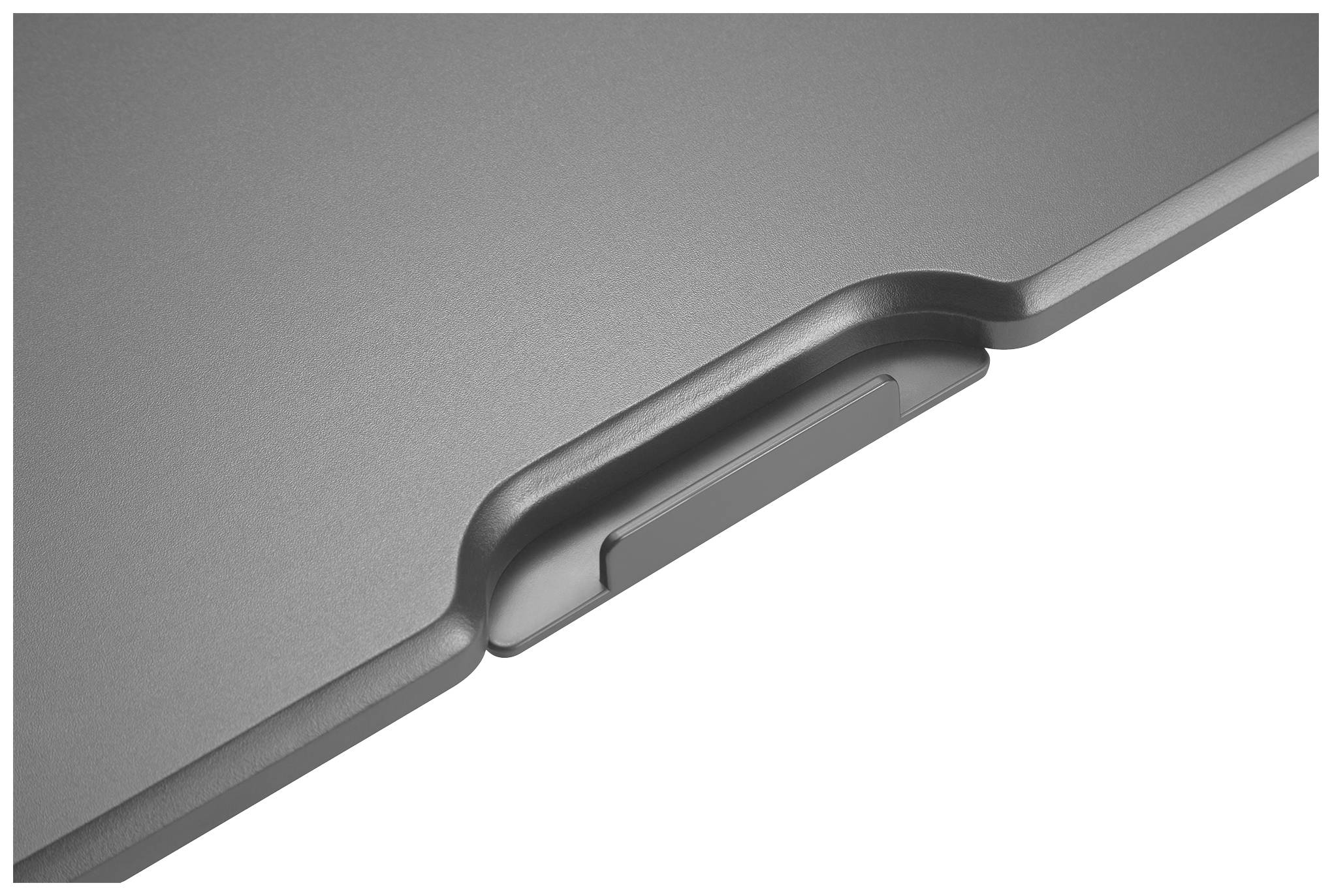 Een grijs, glad trackpad met afgeronde randen en een centrale, licht verdiepte oppervlakte.