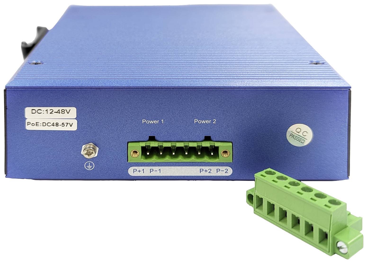 Blauwe spanningsomvormer met groene aansluitklemmen voor DC 12-48V en PoE DC 48-57V. Toont twee voedingsaansluitingen en veiligheidskeurmerk.