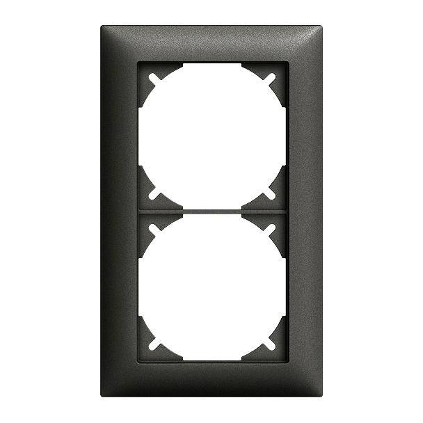 Dubbele afdekraam voor stopcontacten of schakelaars, vierkante uitsparing, rechthoekige zwarte rand, minimalistisch design.