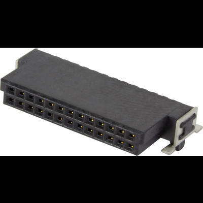 Een zwarte elektrische stekkerverbinding met meerdere kleine, vierkante openingen voor pinnen, gebruikt in elektronische apparaten.