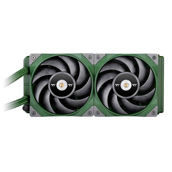 'CPU-koeler met twee zwarte ventilatoren in een groene lijst. Beide ventilatoren zijn met elkaar verbonden en hebben een centraal logo.'