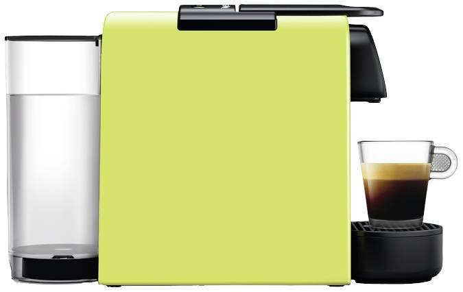 Een gele koffiecapsule-machine, weergegeven van opzij, met naast zich een half gevuld espressoglas.