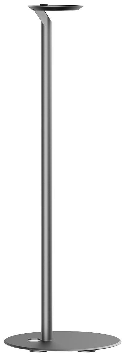 Staande lamp in modern design met slanke, zilveren stang en rond voetstuk, ideaal voor verlichting in de woonkamer.